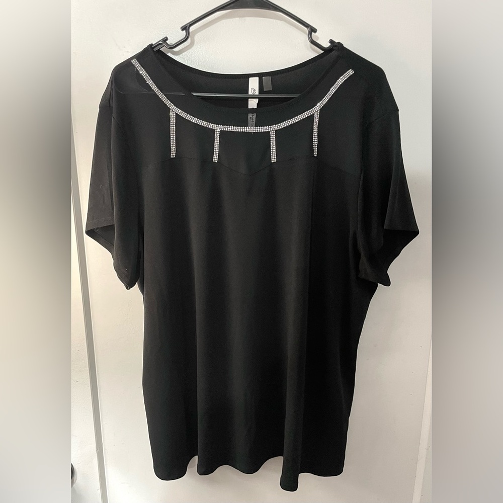 NY COLLECTION | Black Top with Rhinestone Accents 💘✨